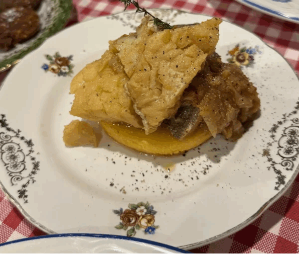 Cod with onions and polenta crouton